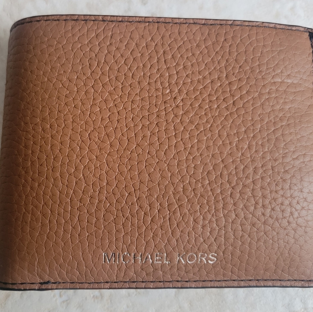 Michael Kors Cooper Pebbled Leather Billfold Wallet 